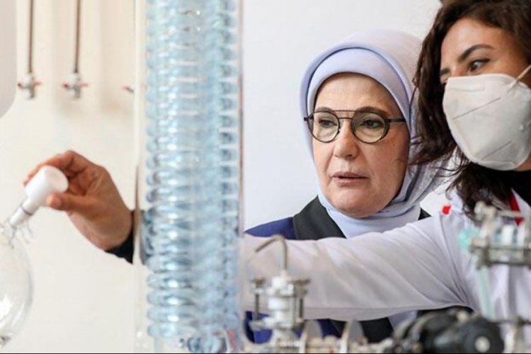 Emine Erdoğan'dan T&Uuml;BİTAK Marmara Araştırma Merkezi'ni ziyaret etti