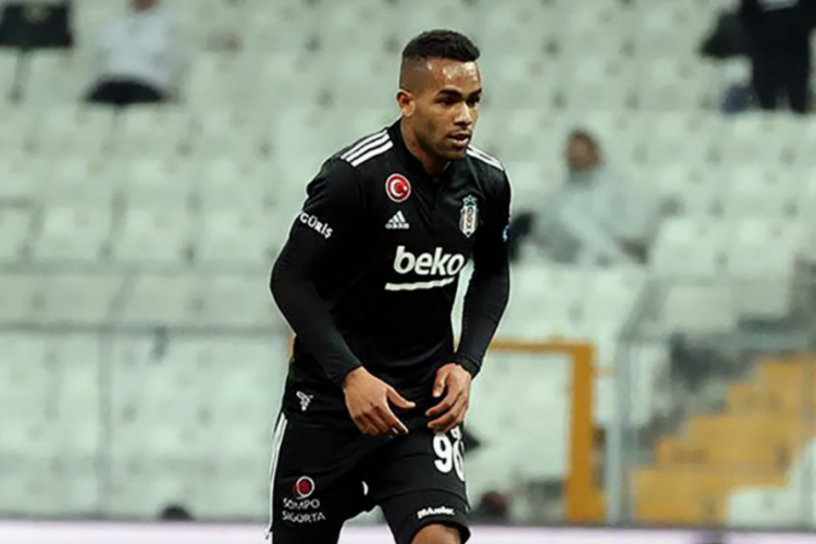 Alex Teixeira'nın arka adalesinde yırtık tespit edildi