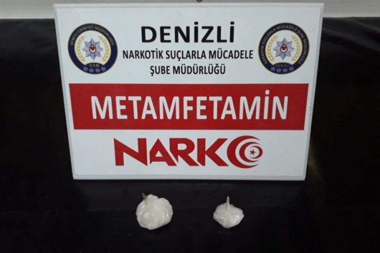 Uyuşturucu satıcıları su&ccedil;&uuml;st&uuml; yakalandı