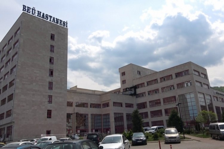 Hastanede devrilen duvarın altında kalan gen&ccedil; hayatını kaybetti