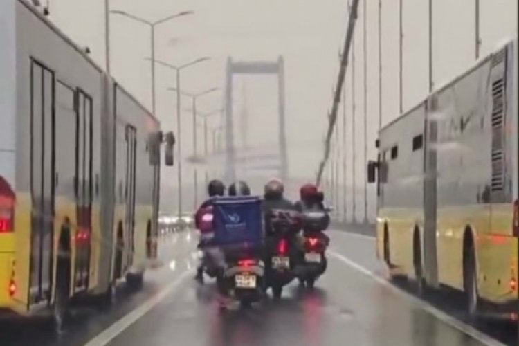 Lodosta k&ouml;pr&uuml;den ge&ccedil;mekte zorlanan motosikletlilere, metrob&uuml;sler duvar oldu
