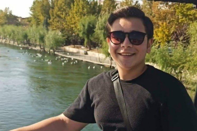 K&uuml;&ccedil;&uuml;k &ccedil;ocuk yalnız yaşadığı dairede &ouml;l&uuml; bulundu!