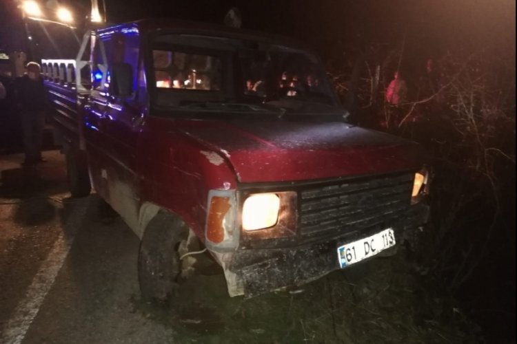 Kamyonet dereye u&ccedil;tu, s&uuml;r&uuml;c&uuml; hayatını kaybetti