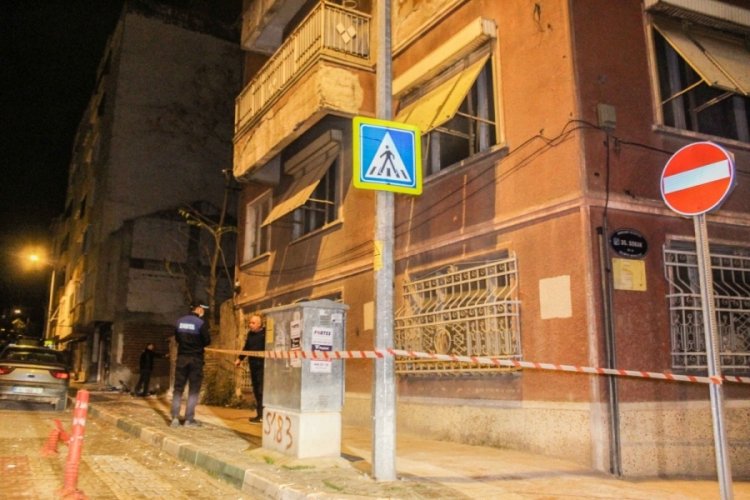 Bursa'da Karacabey Belediyesi ekipleri gece boyunca sahadaydı