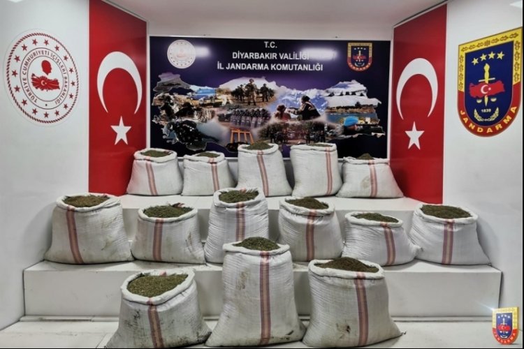 Diyarbakır'da 7 g&uuml;nde 676 kilogram esrar imha edildi