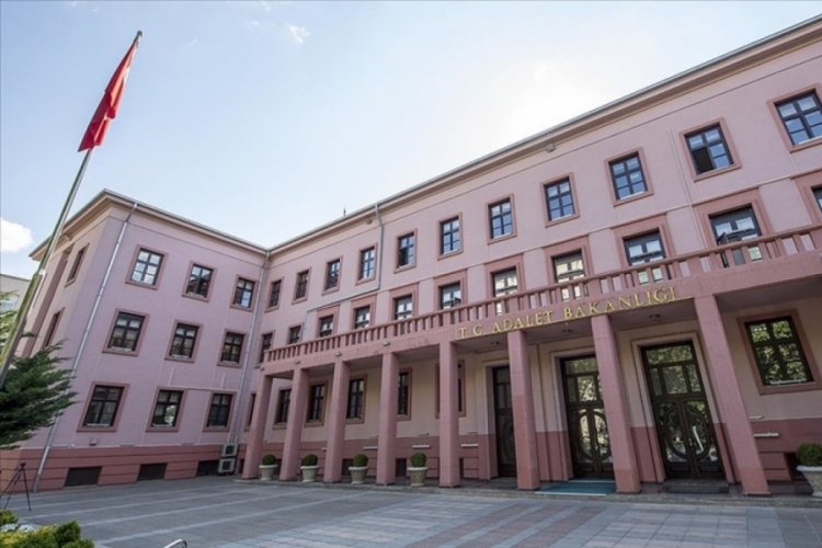 Adalet Bakanı G&uuml;l ihtisas mahkemelerinin belirlenmesine ilişkin a&ccedil;ıklama yaptı