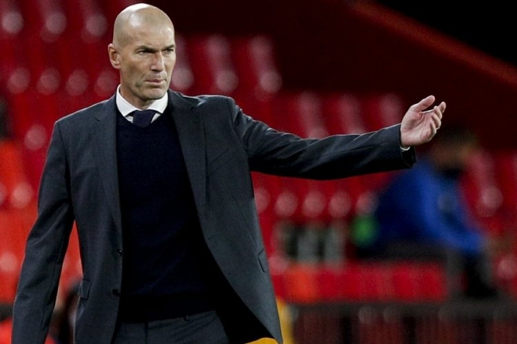 PSG'den Zidane a&ccedil;ıklaması! "Temasımız yok"
