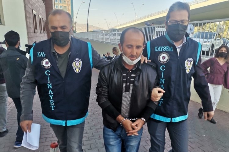 Ağabeyini &ouml;ld&uuml;rd&uuml;, katilin bulunması i&ccedil;in yardım istedi
