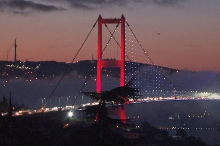 İstanbul Boğazı saat 18.30'da gemi trafiğine a&ccedil;ılacak