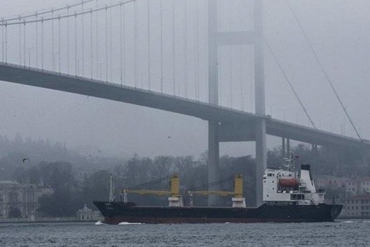 İstanbul Boğazı saat 18.30'da gemi trafiğine a&ccedil;ılacak