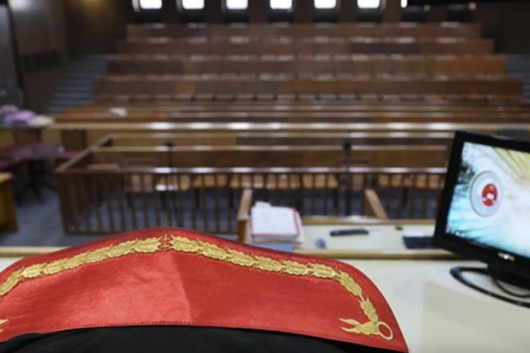 Antalya'da &ouml;ğrenciye cinsel istismarda bulunan sanığın cezası belli oldu