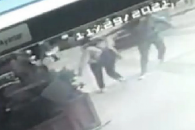 Suriyeli dehşeti! Yumruklayıp yoluna devam etti