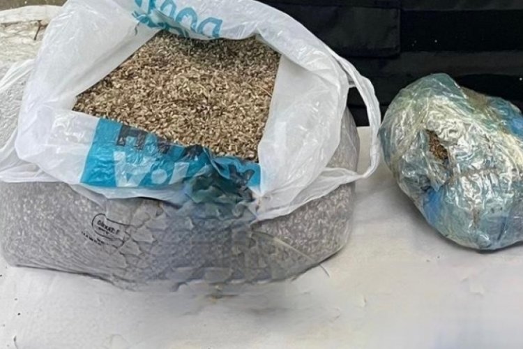 &Ccedil;antasından 3 kilo uyuşturucu &ccedil;ıktı