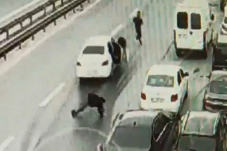 İstanbul'da 17 yaşındaki kapka&ccedil;&ccedil;ı 49. kez yakalandı