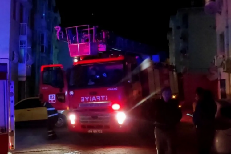 Annesine video attıktan sonra evi ateşe verdi