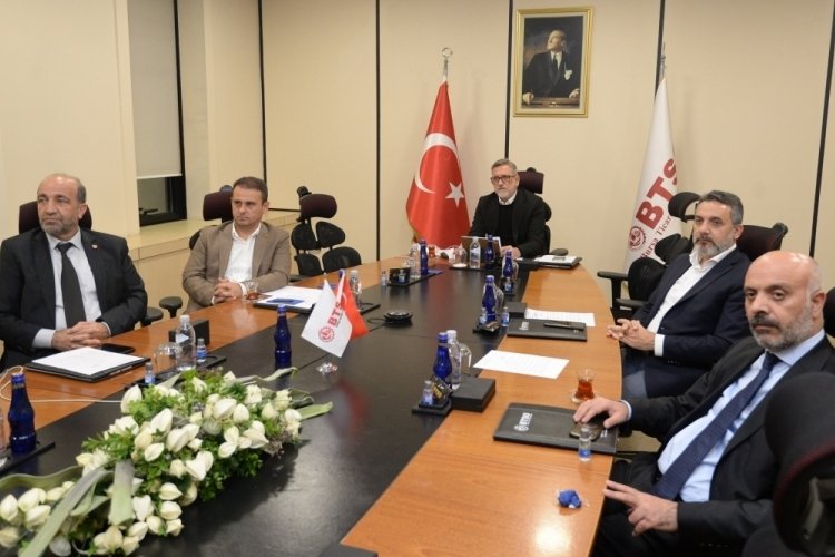 Başkan Burkay; "Kur, faiz, enflasyon sarmalından destekleyici politikalarla &ccedil;ıkabiliriz"
