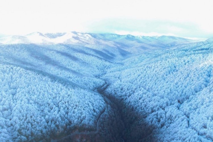 Bursa'nın beyaz &ouml;rt&uuml;s&uuml; havadan b&ouml;yle g&ouml;r&uuml;nt&uuml;lendi