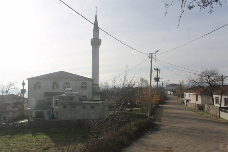 135 yıllık cami ve minareye sahip &ccedil;ıkıyorlar