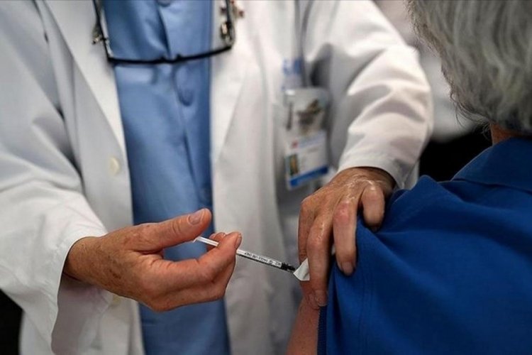 Yunanistan'da aşısızlara getirilen ceza, randevu isteklerini artırdı