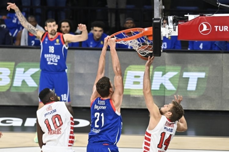 Anadolu Efes'in konuğu Barcelona