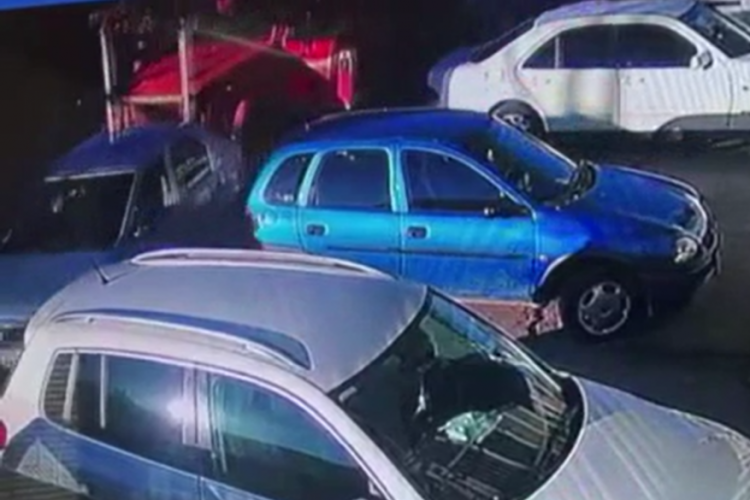 Freni boşalan kamyon 5 araca &ccedil;arptı: 1 yaralı