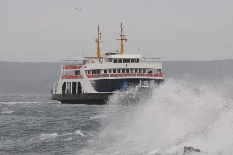 Bozcaada feribot seferlerine fırtına engeli