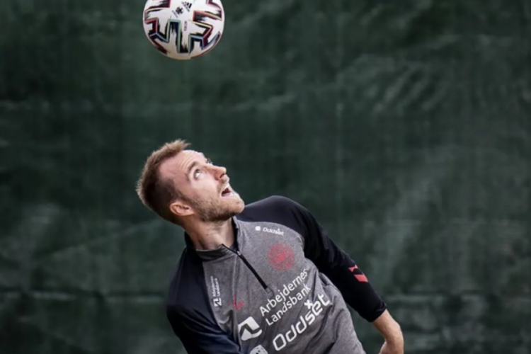 Kalp krizi ge&ccedil;iren Christian Eriksen tek başına antrenmanlara başladı