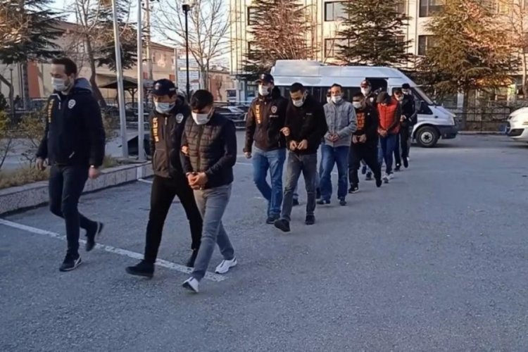 İddaa kuponu satma yalanıyla 451 bin TL'lik vurgun yaptılar