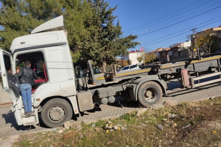 Adıyaman'da anne ve bebeğine tır &ccedil;arptı