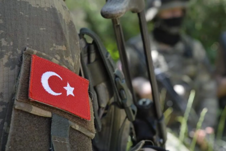 Bakan Soylu acı haberi duyurdu: 1 asker şehit