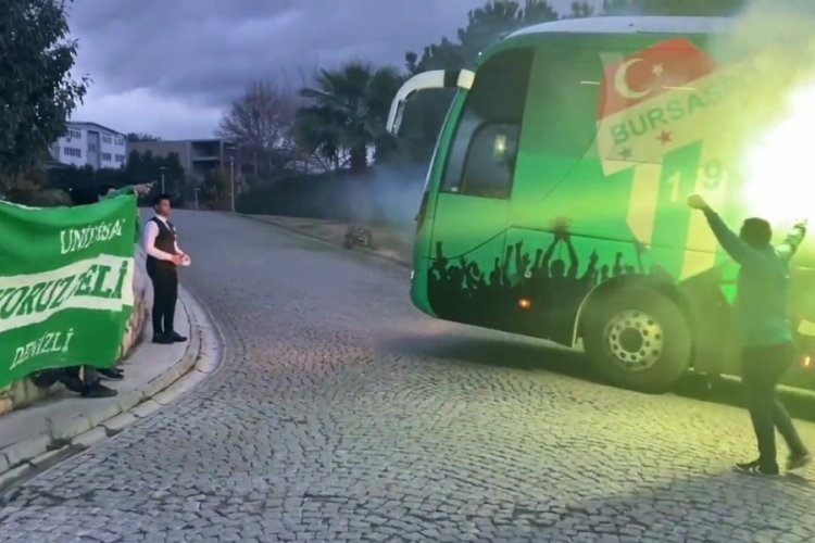 Denizli'de Bursaspor'a coşkulu karşılama