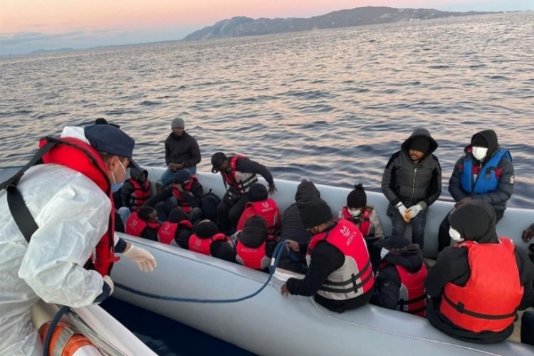 Dat&ccedil;a a&ccedil;ıklarında 25 d&uuml;zensiz g&ouml;&ccedil;ken kurtarıldı