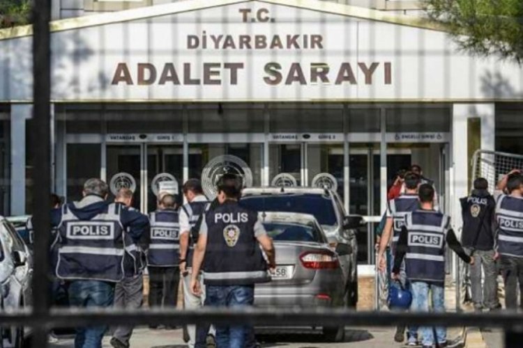 Diyarbakır'da yasa dışı bahis operasyonu: 9 g&ouml;zaltı