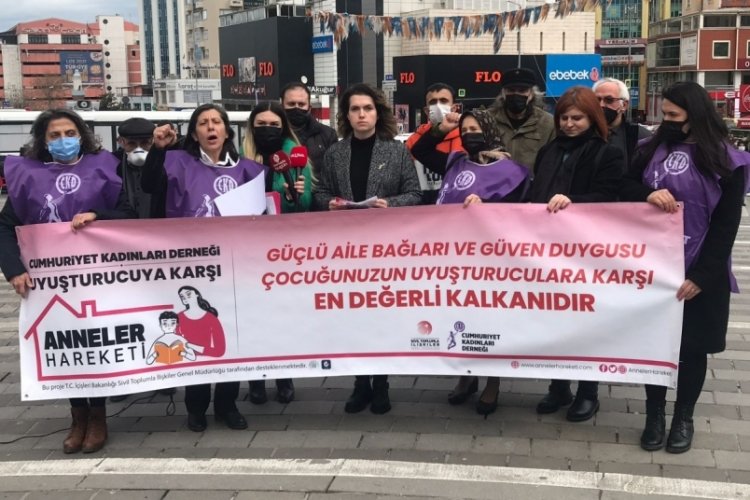 Bursa Cumhuriyet Kadınları Derneği'nden 'Anneler Hareketi'