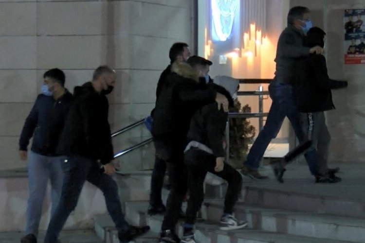 &Ccedil;aldıkları otomobille gittikleri İstanbul'da yakalanan 3 &ccedil;ocuk Ordu'ya getirildi