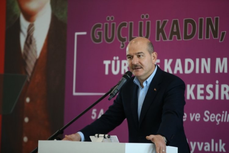 İ&ccedil;işleri Bakanı Soylu, Balıkesir'de kadın muhtarlarla bir araya geldi