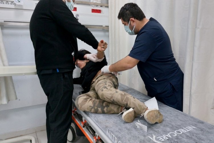 Samsun'da parkta bı&ccedil;aklı saldırı: 1 yaralı