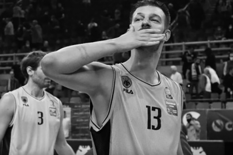 T&uuml;rkiye'de forma giymiş Sırp basketbolcu 32 yaşında hayatını kaybetti