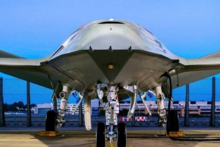 D&uuml;nyanın ilk insansız tanker u&ccedil;ağı, u&ccedil;ak gemisine yerleştirildi