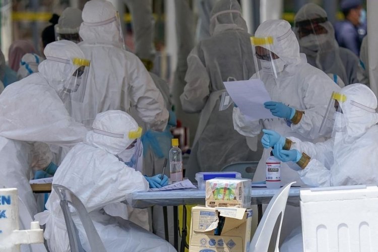 İngiltere'den korkutan Omicron uyarısı