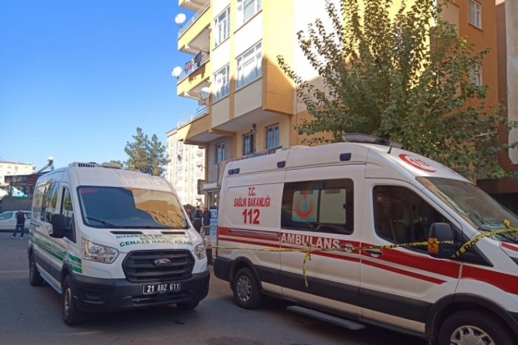 Cinnet getiren baba ailesini delik deşik etti