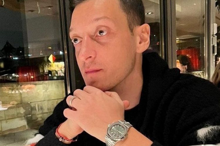 Mesut &Ouml;zil yeni saatine 5.5 milyon lira &ouml;dedi