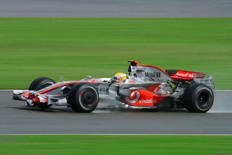 Formula 1'de Verstappen - Hamilton savaşı son yarışa taşındı!
