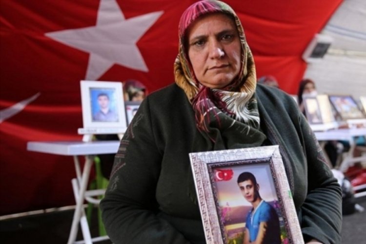 Evlat n&ouml;betindeki anne 6 yıldır oğlundan haber alamıyor