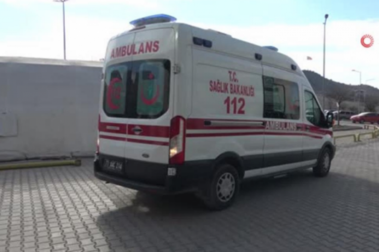 Eşini rahatsız eden kargocuyu sokak ortasında vurdu