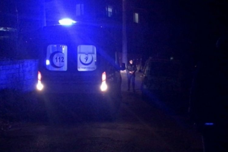 Evinin &ouml;n&uuml;nde silahlı saldırıya uğradı