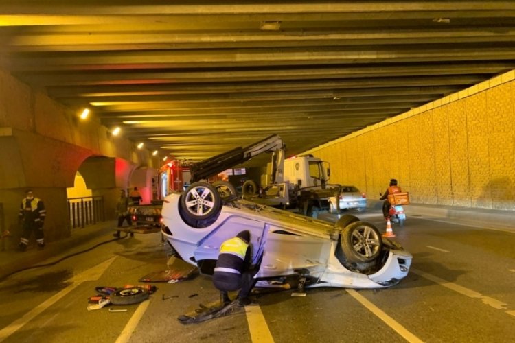 İstanbul'da alt ge&ccedil;itte otomobil takla attı