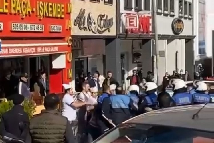 İstanbul Esenyurt'ta zabıta ve esnafın tekmeli yumruklu saksı kavgası
