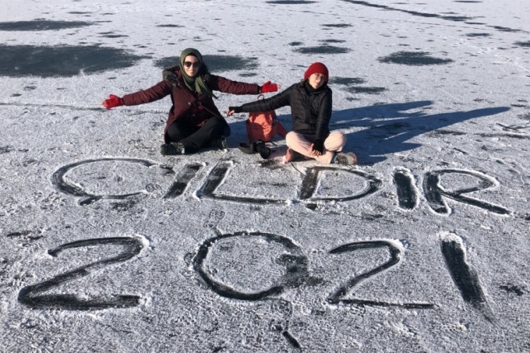 Soğuklar etkili oldu! &Ccedil;ıldır G&ouml;l&uuml; buz tuttu