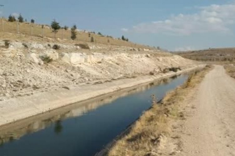 Karaman'da toprak altında kalan &ccedil;ift&ccedil;i hayatını kaybetti